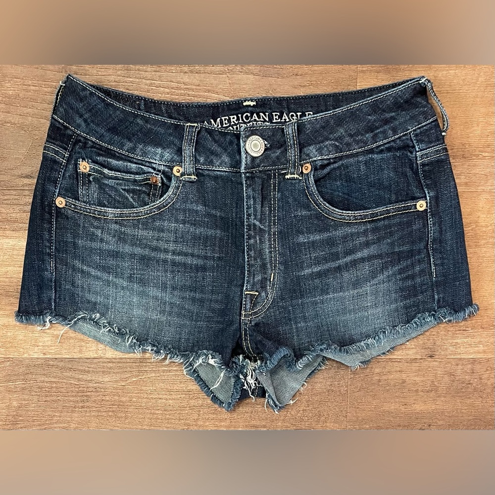American Eagle distressed stretch denim low mid rise shorts dark wash size 6
